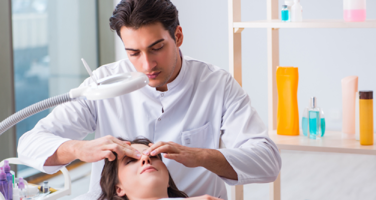 Diploma Course in Cosmetology at Alaana Institute in Mumbai